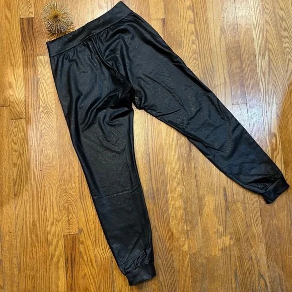 Commando Black Faux Leather Jogger Pants Size Medium - Picture 10 of 10